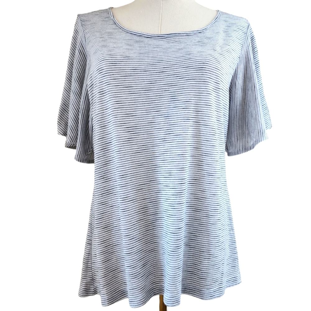 Apt 9 striped ruffle butterfly sleeved tee. Size Petite Large
